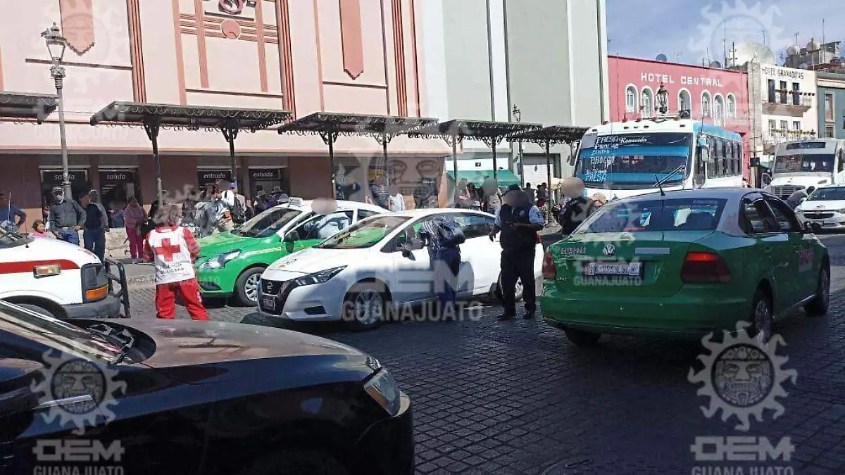 GUANAJUATO- MUERE CONDUCTOR DE TRANSPORTE EJECUTIVO POR INFARTO 3